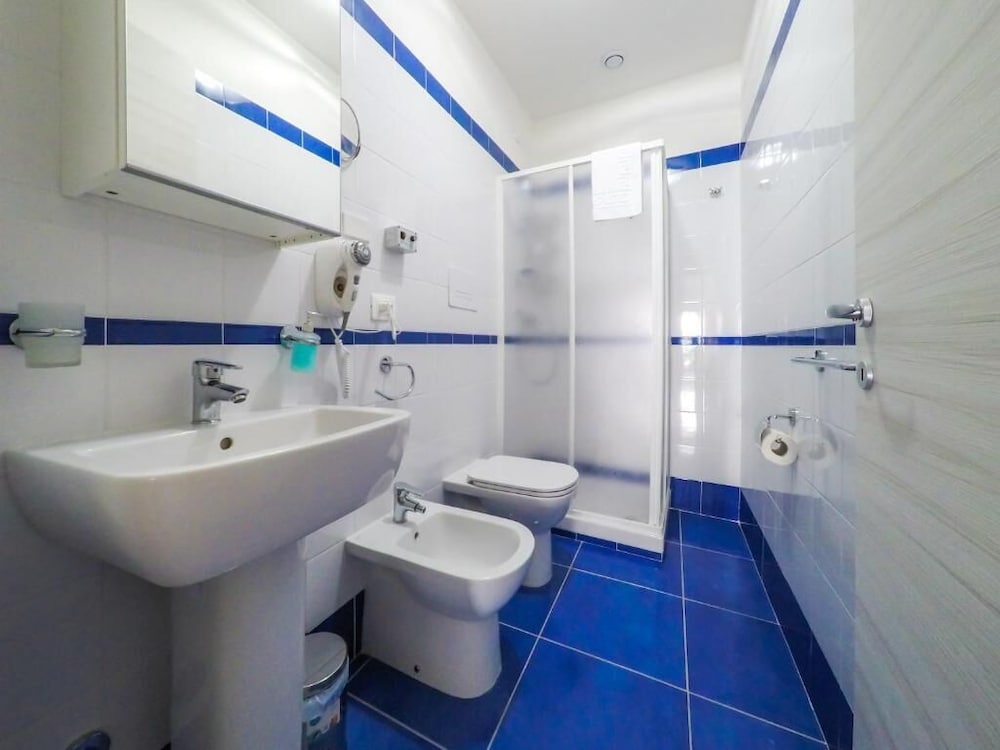 Standard Room - Photo 3