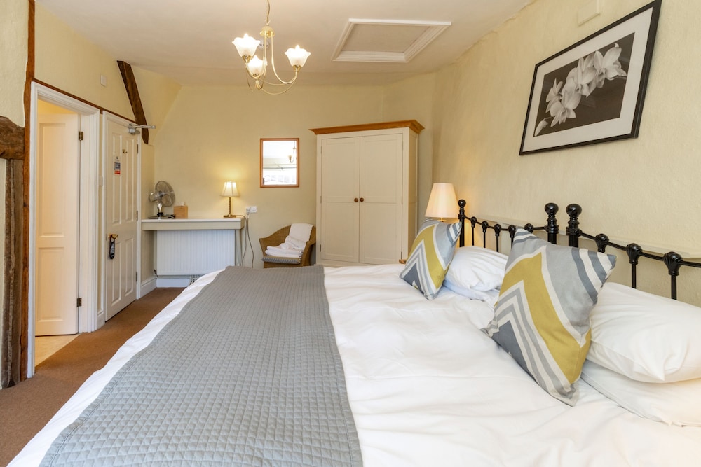 Deluxe Double Room, Ensuite photo 2