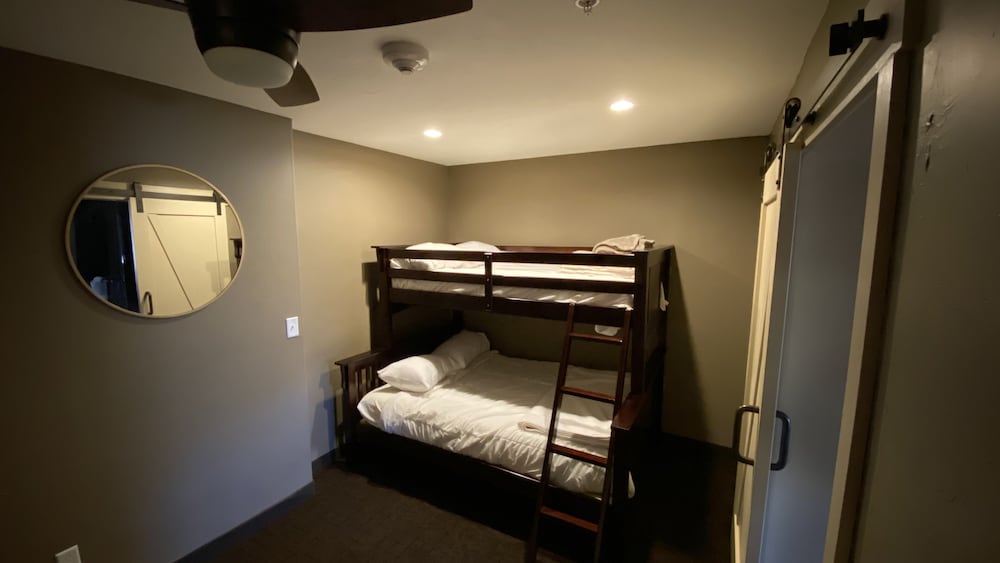 Family Suite, 1 Bedroom, Patio, Mountain View photo 3