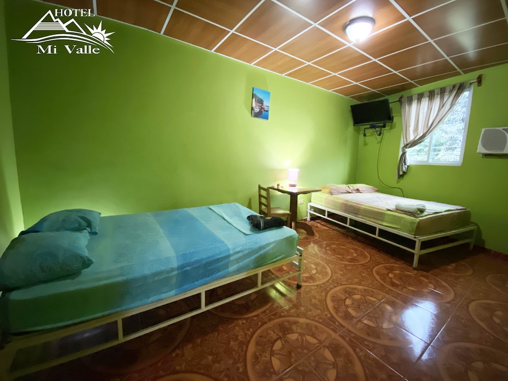 Basic Double Room, Multiple Beds photo 3