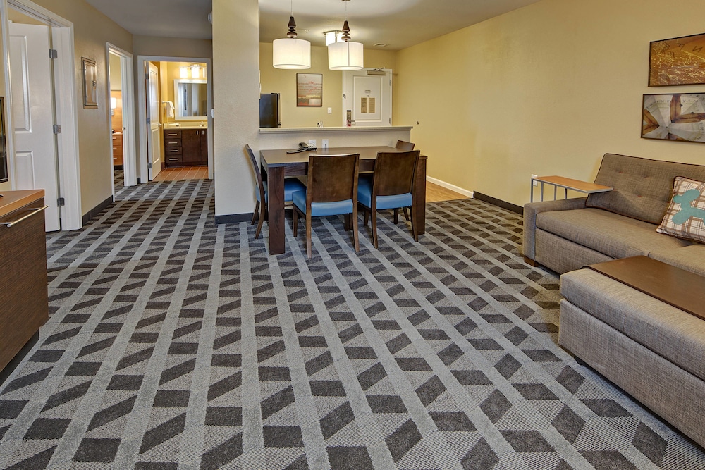 Suite, 2 Bedrooms photo 3