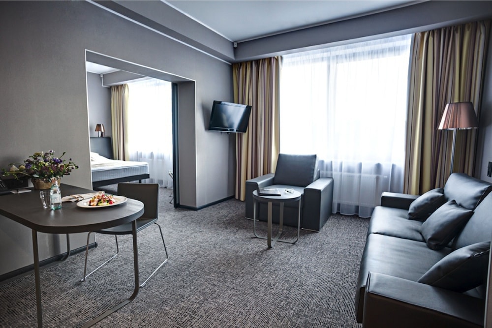 Suite, 1 Double Bed with Sofa bed photo 2