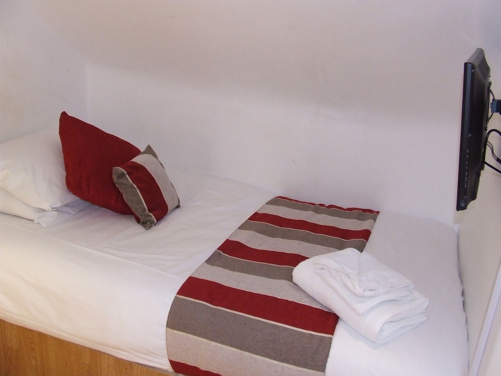 Twin Room, Private Bathroom photo 3
