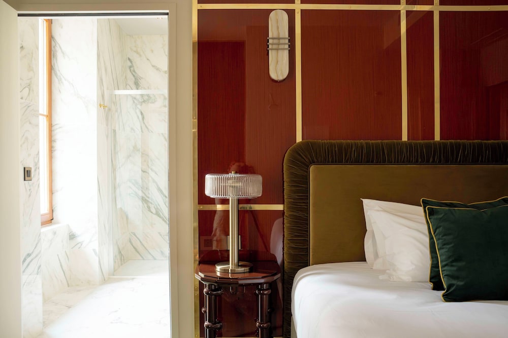 Superior Double or Twin Room, Ensuite, City View photo 3