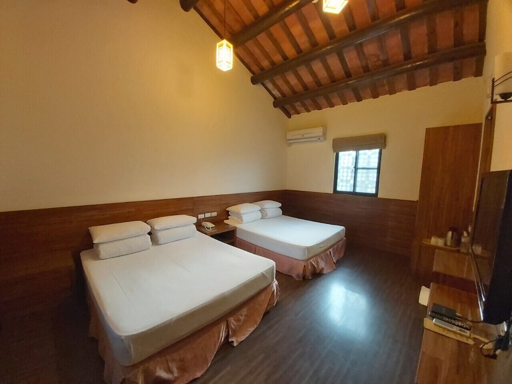 Family Quadruple Room photo 3