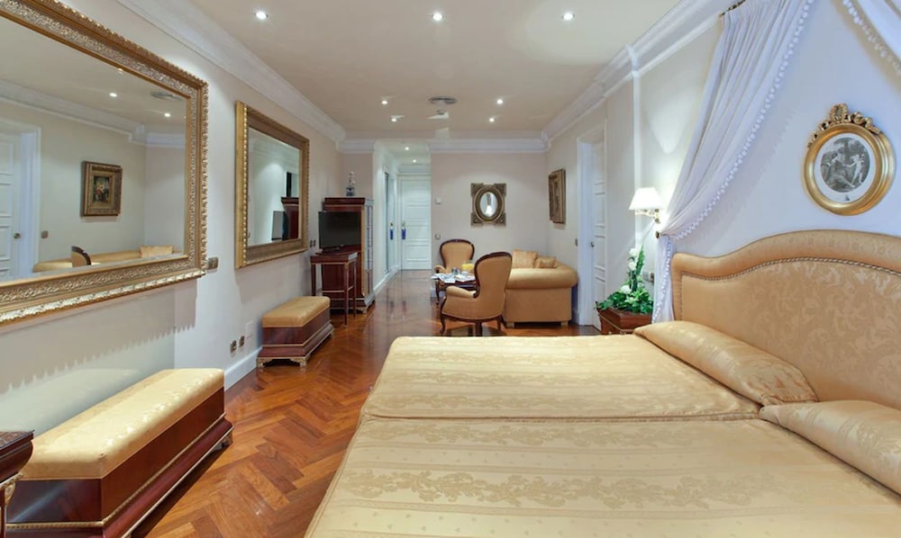 Twin Room (two beds and sofa bed)