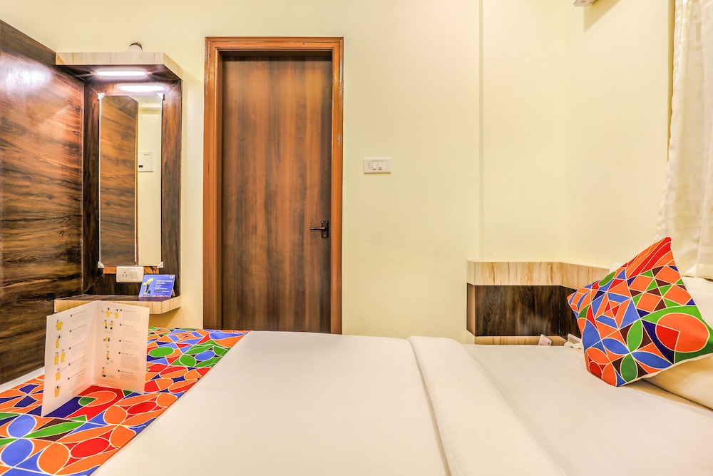 Deluxe Room - Photo 5