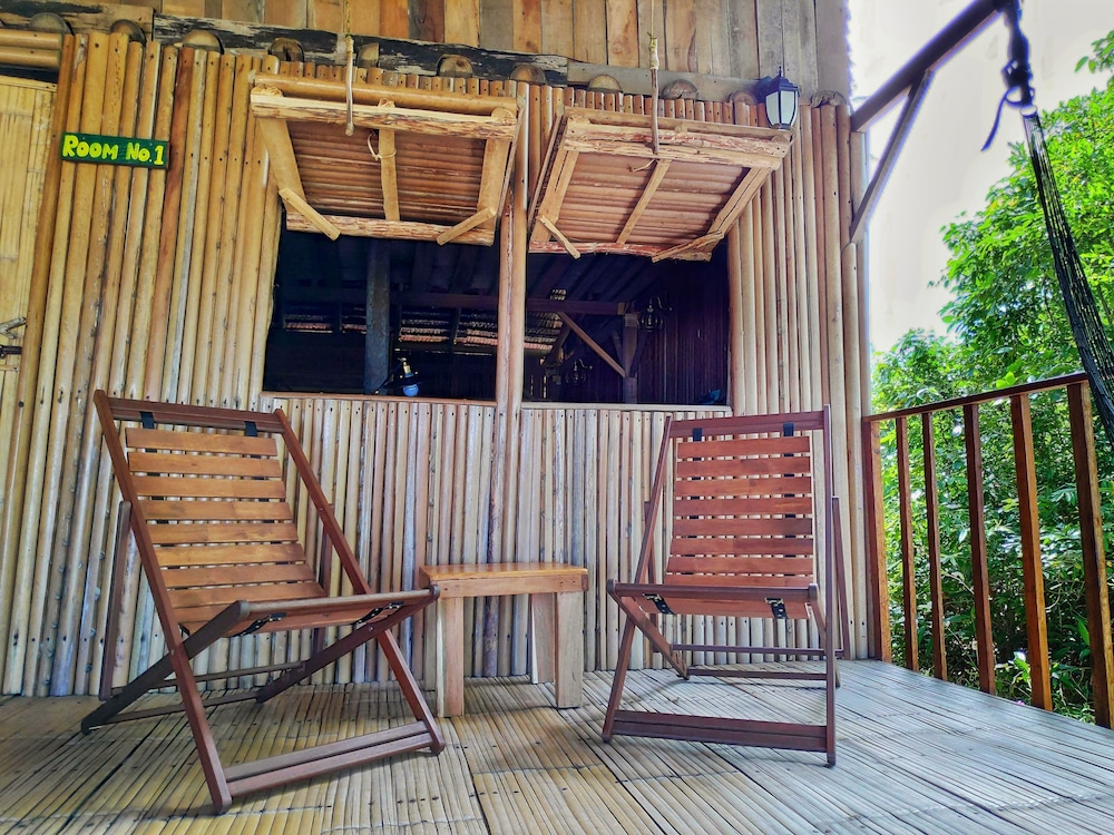 Family Room, Multiple Beds, Ocean View, Beachfront photo 2
