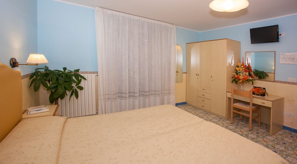 Classic Double Room - Photo 3
