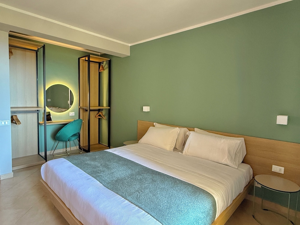 Panoramic Suite, Sea View - Photo 5