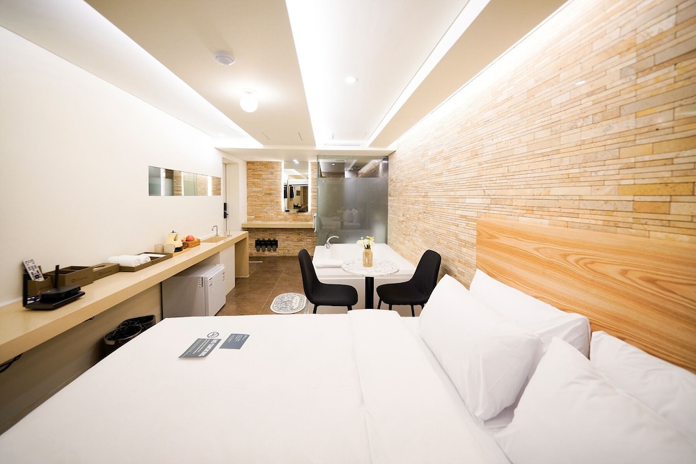 Deluxe Double Room - Photo 1
