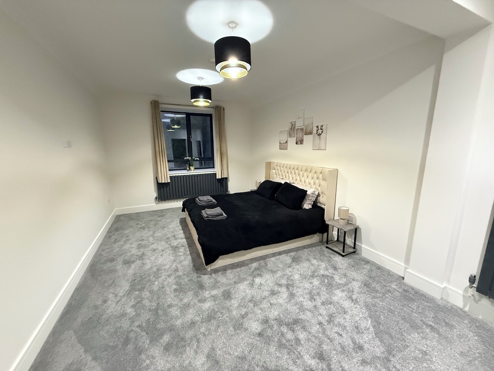 Luxury Home 5 Bedroom 3 Bathroom Games Room Parking, Foto 5