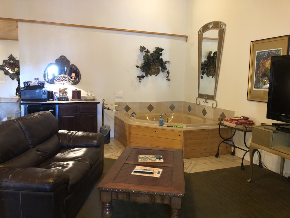 Chilton's Hideaway photo 2