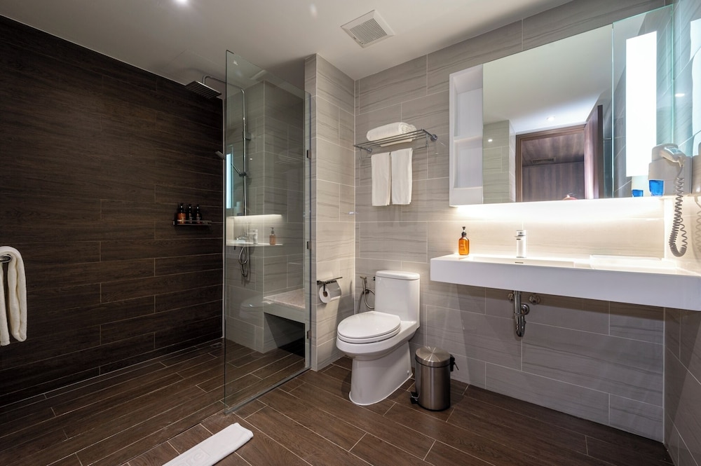 Deluxe Twin Room, River View - Photo 8
