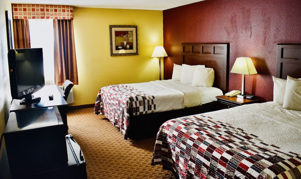 Deluxe Room, 2 Queen Beds, Smoking - Photo 1