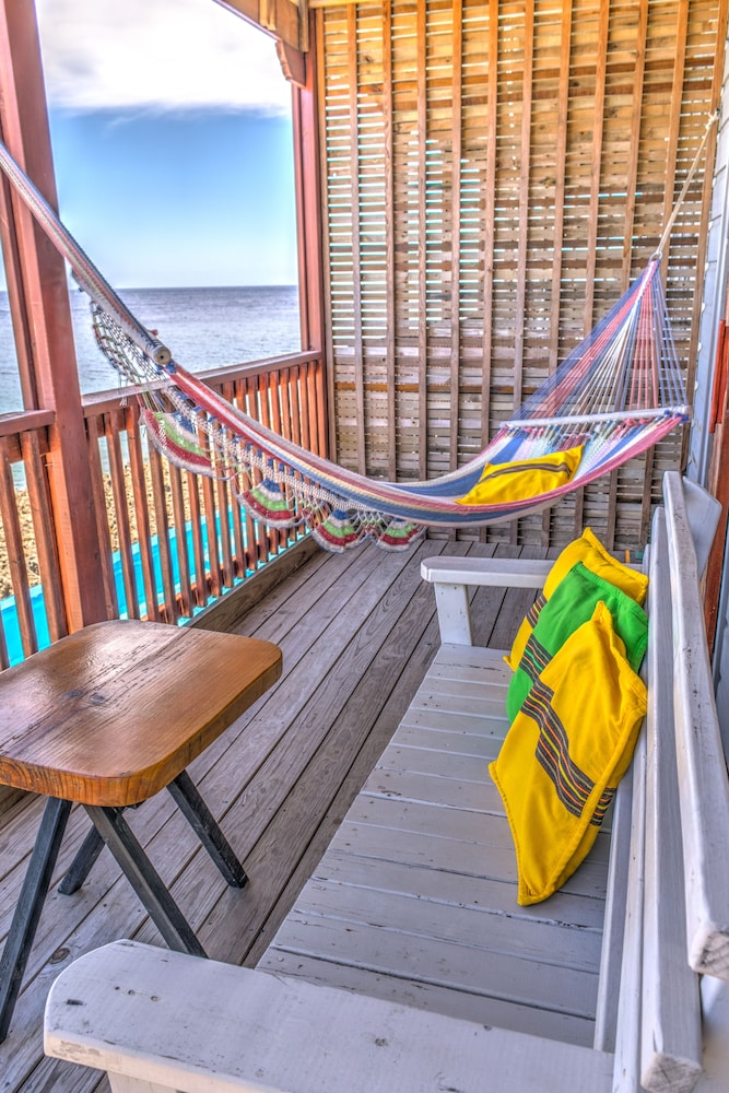 Ocean Front King photo 2