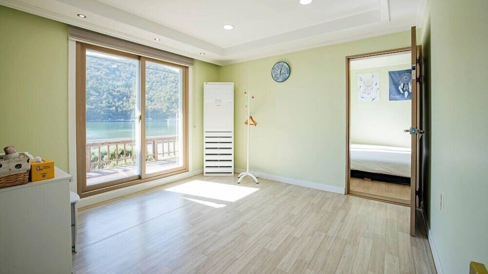 Room (VIP group, family (Two room)) - Photo 5