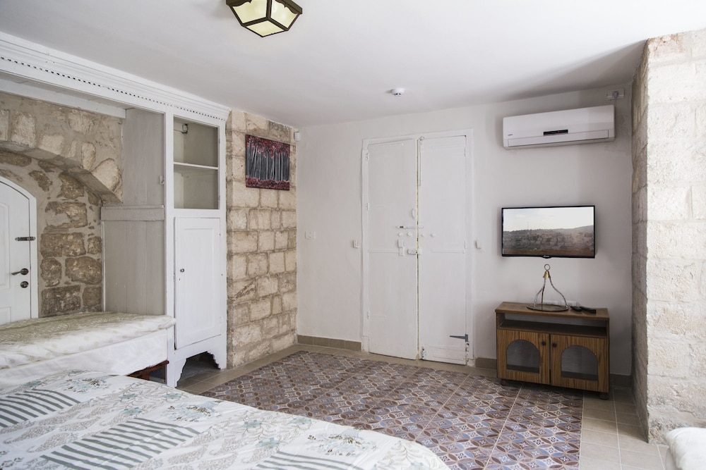 Mary's suite photo 2