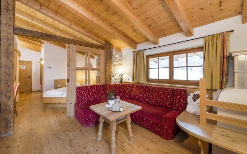 Deluxe Double Room, Balcony - Photo 3