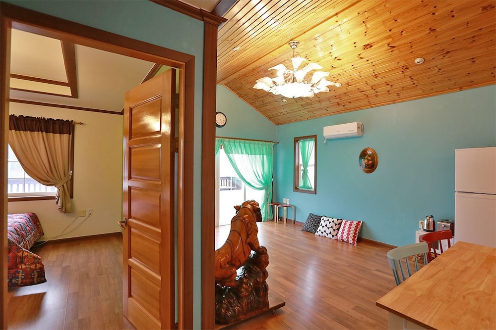 Room (Jade) photo 3