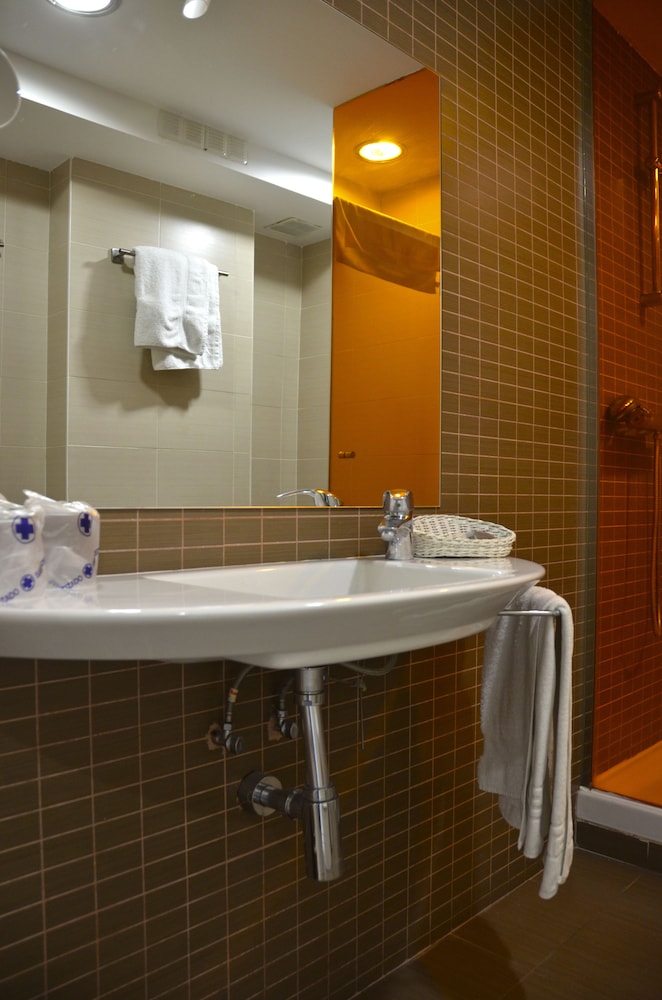 Economy Double Room photo 3