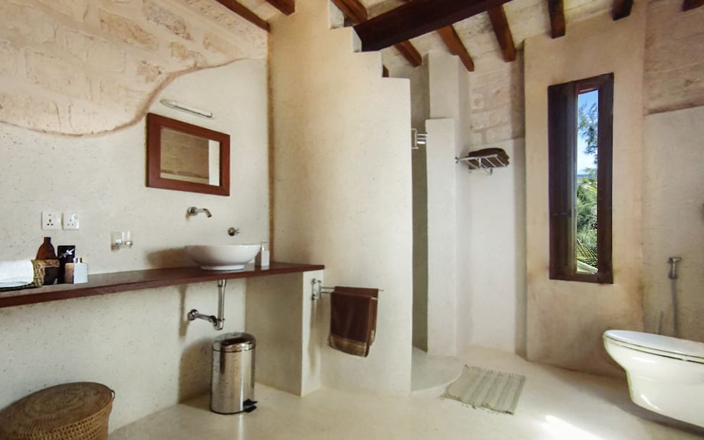 Suite, Sea Facing photo 3