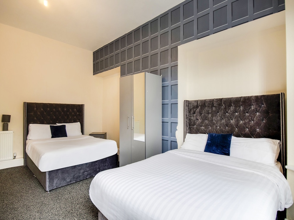 Standard Triple Room, Multiple Beds, Shared Bathroom photo 2