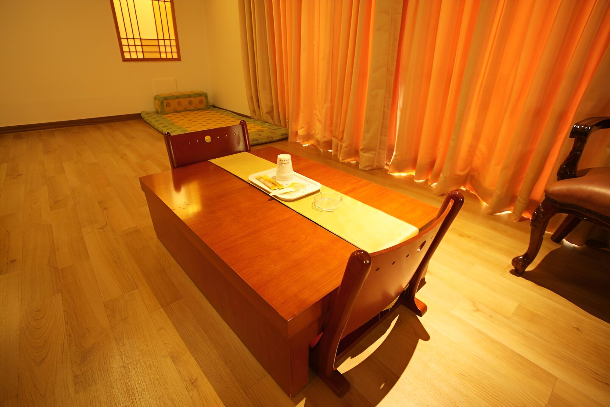 Room (Ondol) photo 3