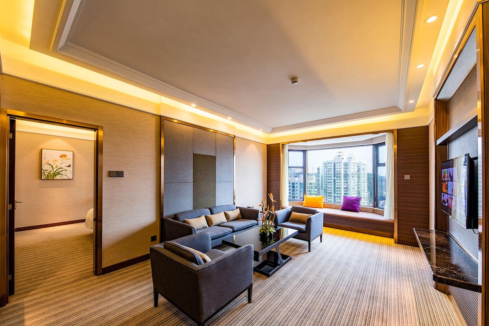 Deluxe Suite - Photo 1