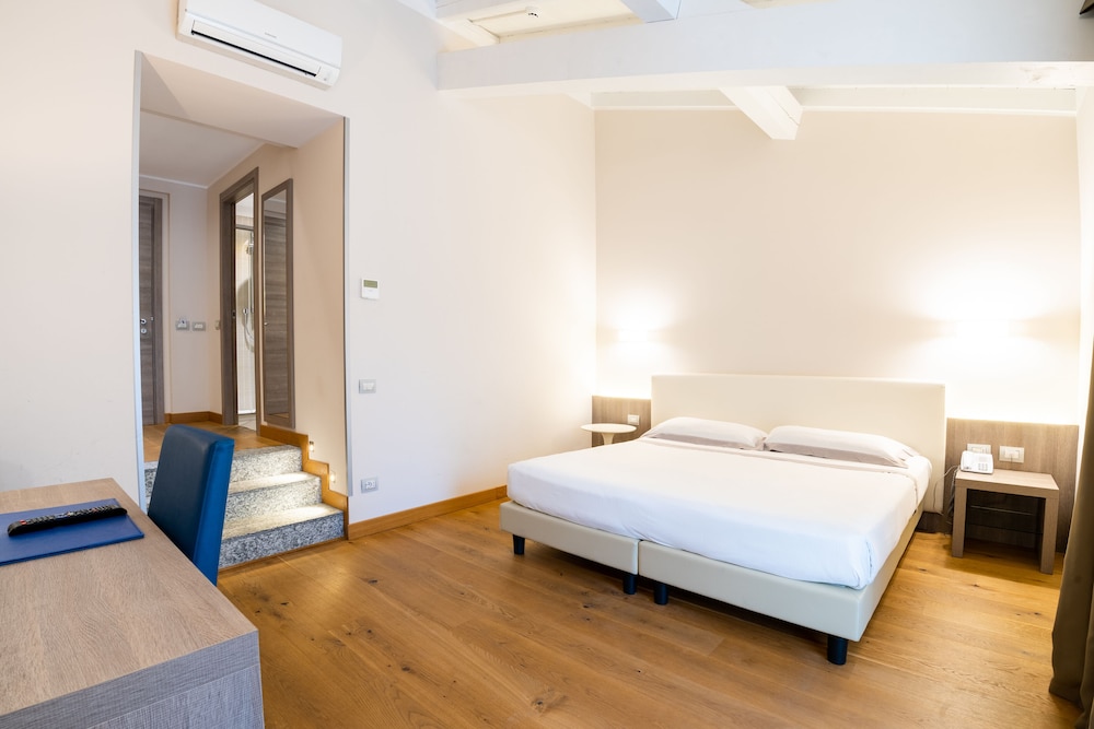 Deluxe Double Room - Photo 3