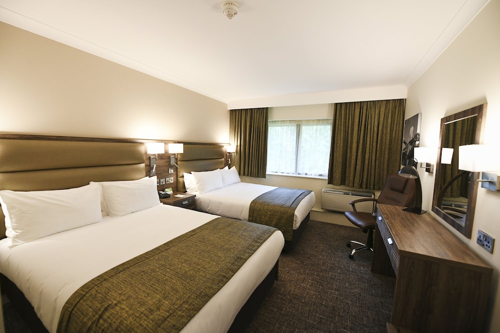 Standard Room, 2 Double Beds - Photo 5