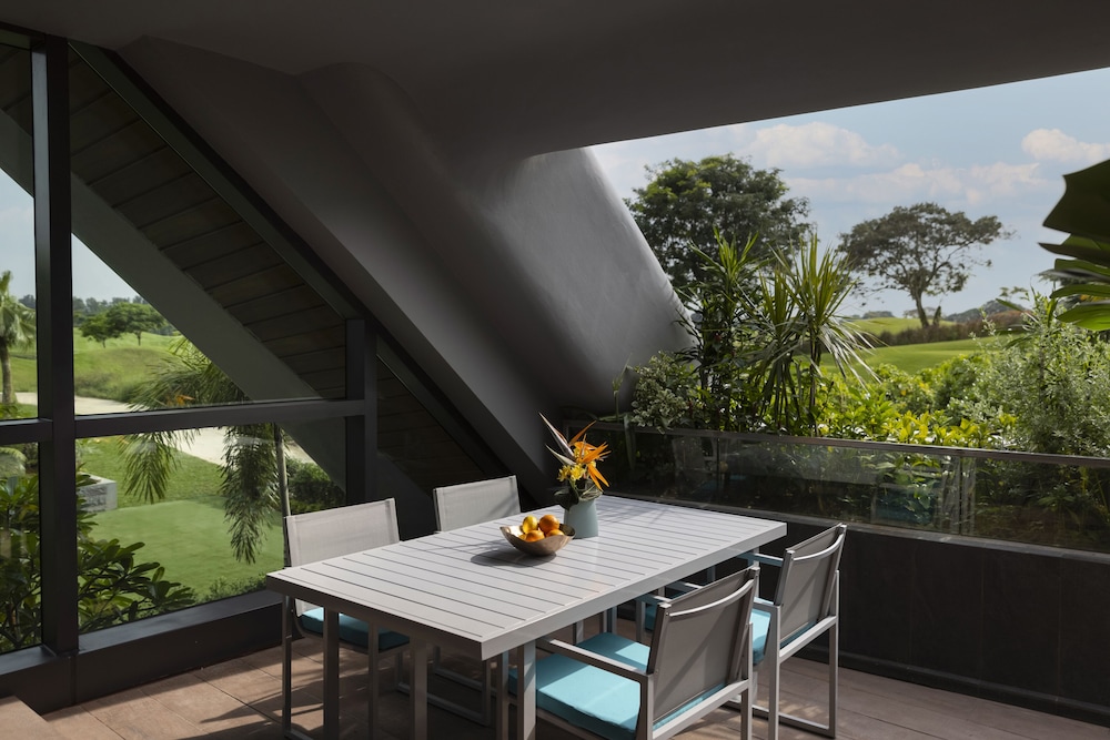 Suite, Pool View (Verandah)