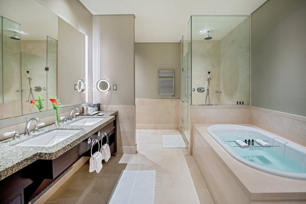 Suite, 1 King Bed (North Suite)