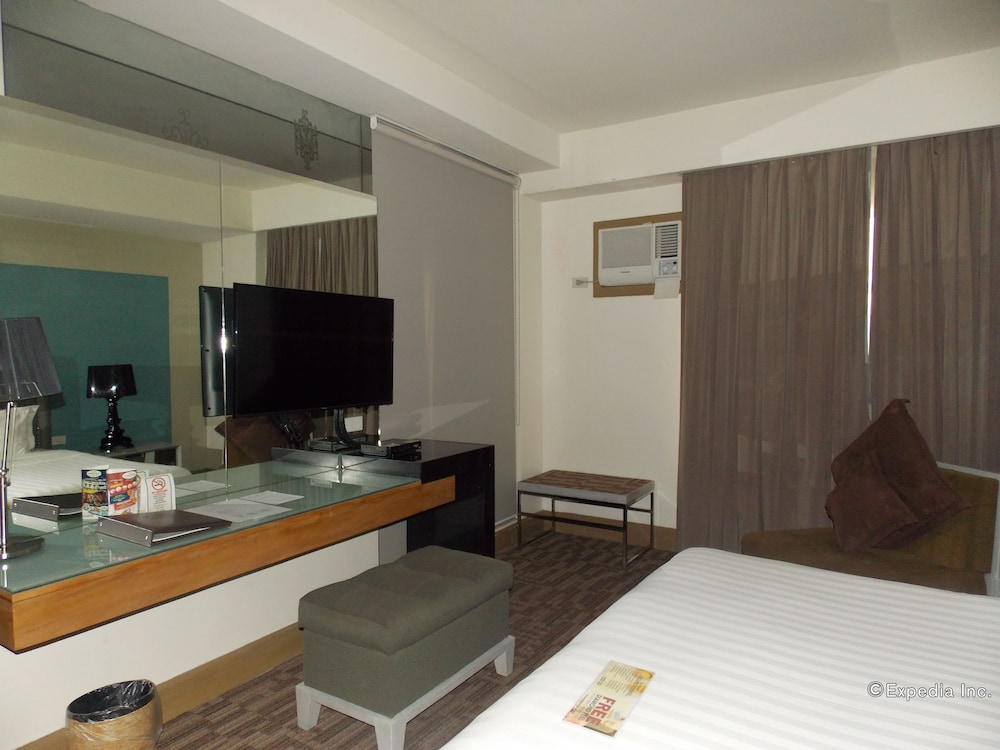 Executive Suite, 1 Bedroom - Photo 5