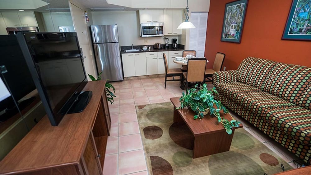 Two Bedroom Suite - Photo 15