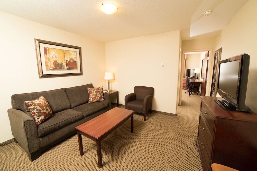 Suite, 1 King Bed - Photo 1