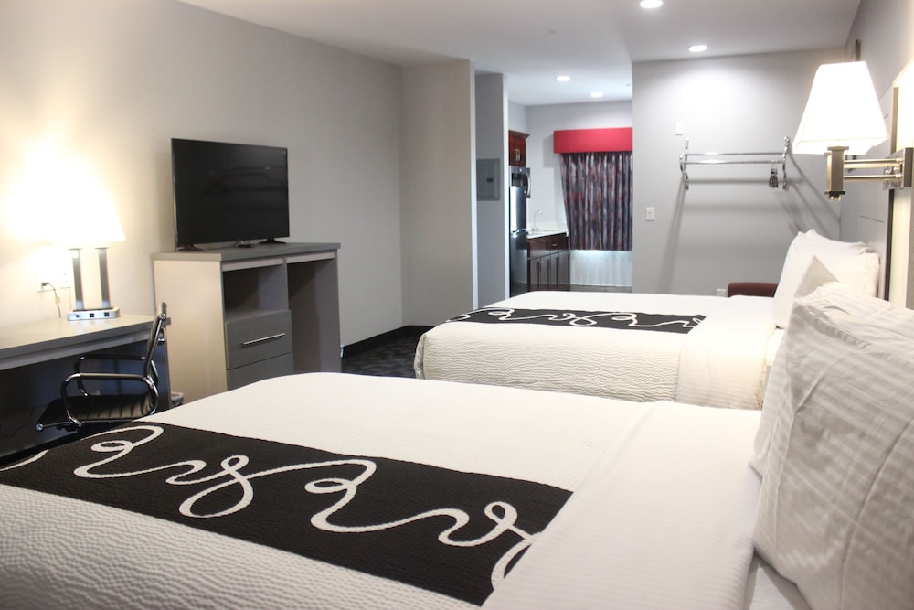 Family Suite, Multiple Beds, Kitchen