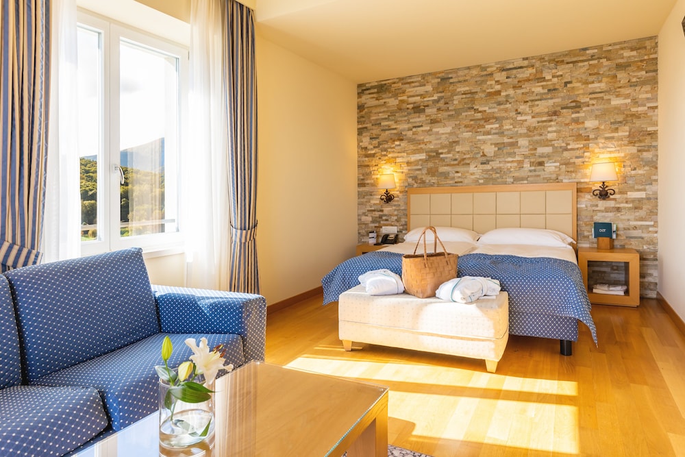 Panoramic Studio Suite, Lake View photo 2