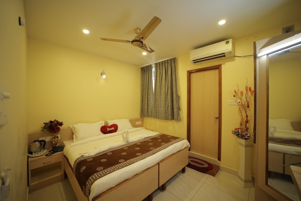 Executive Room - Photo 1