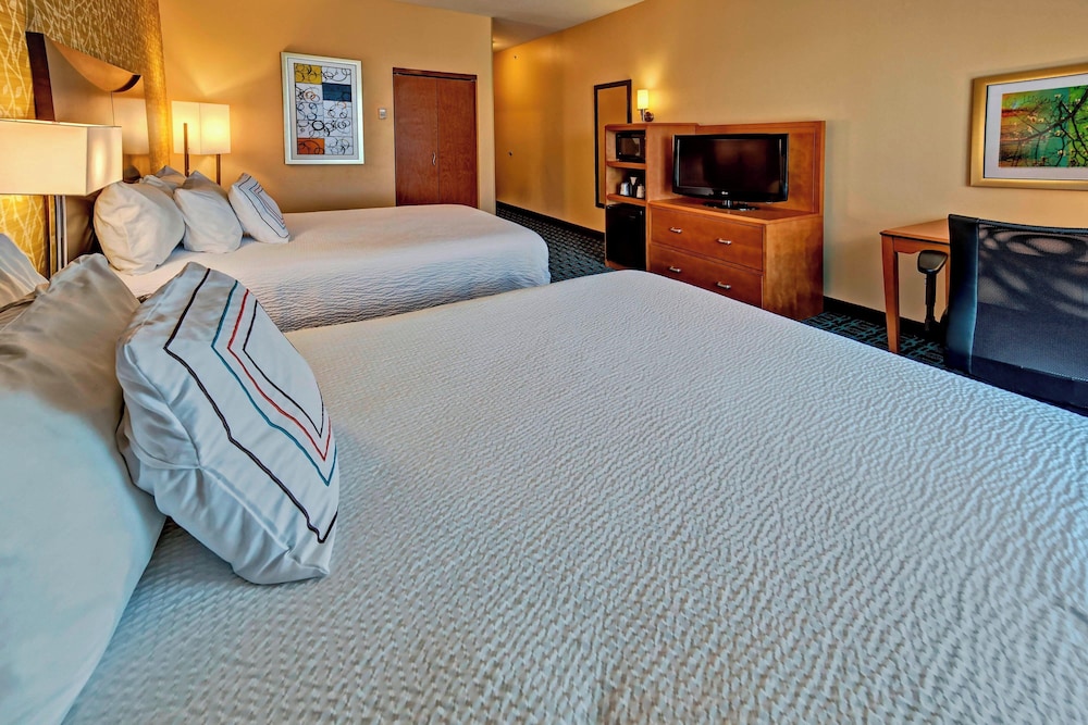 Executive Suite, Multiple Beds - Photo 5