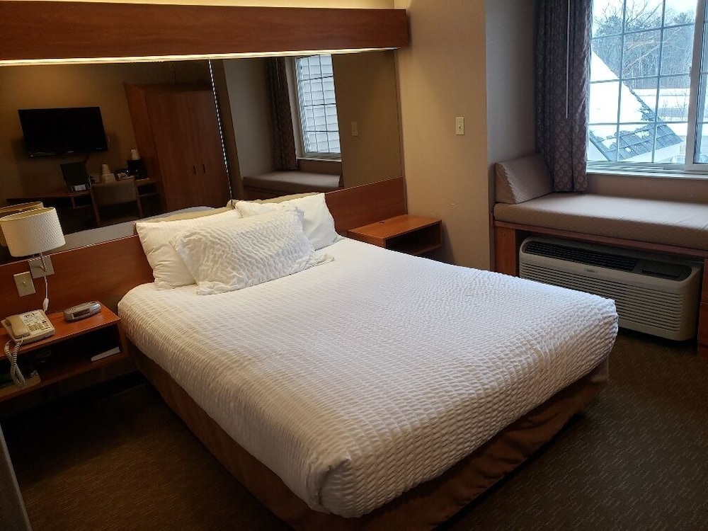 Standard Room, 1 Queen Bed photo 1