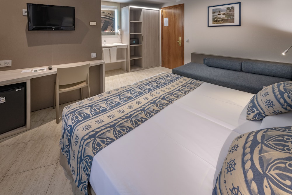 Standard Double or Twin Room, Balcony - Photo 1