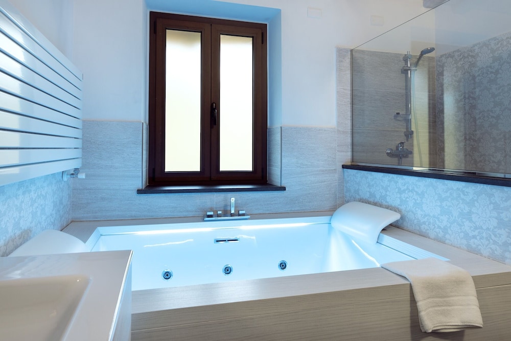 Double Room, Jetted Tub (Nicchia) photo 3