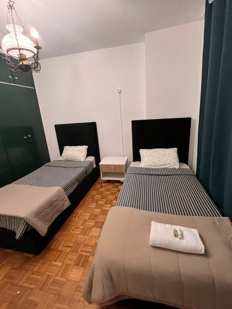 Basic Double Room (Quarto 2 andar frente) photo 2