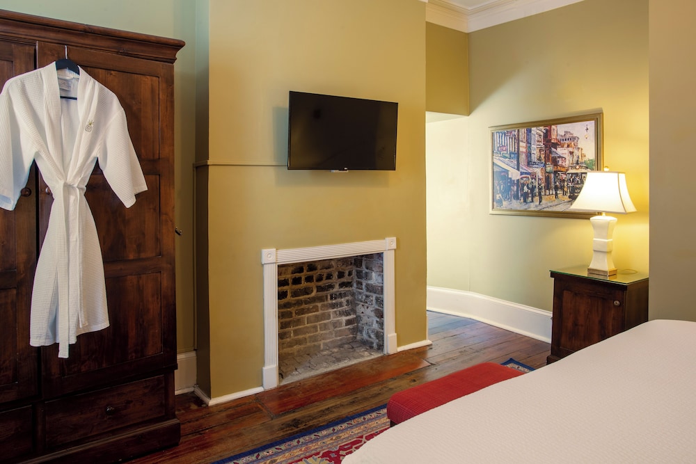 Room, 1 King Bed, Accessible photo 3