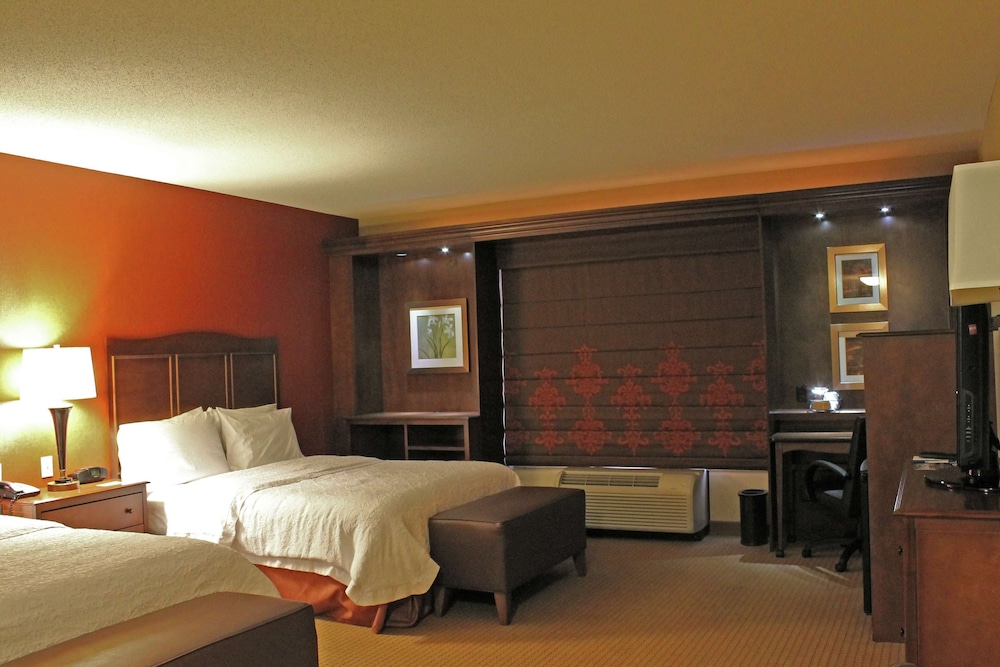 Two Queen Beds, Non-Smoking, Accessible - Photo 2