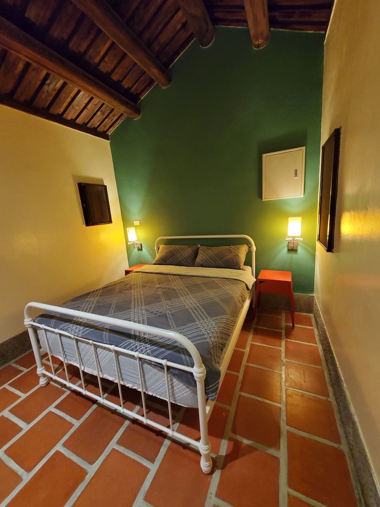 Business Double Room - Photo 9