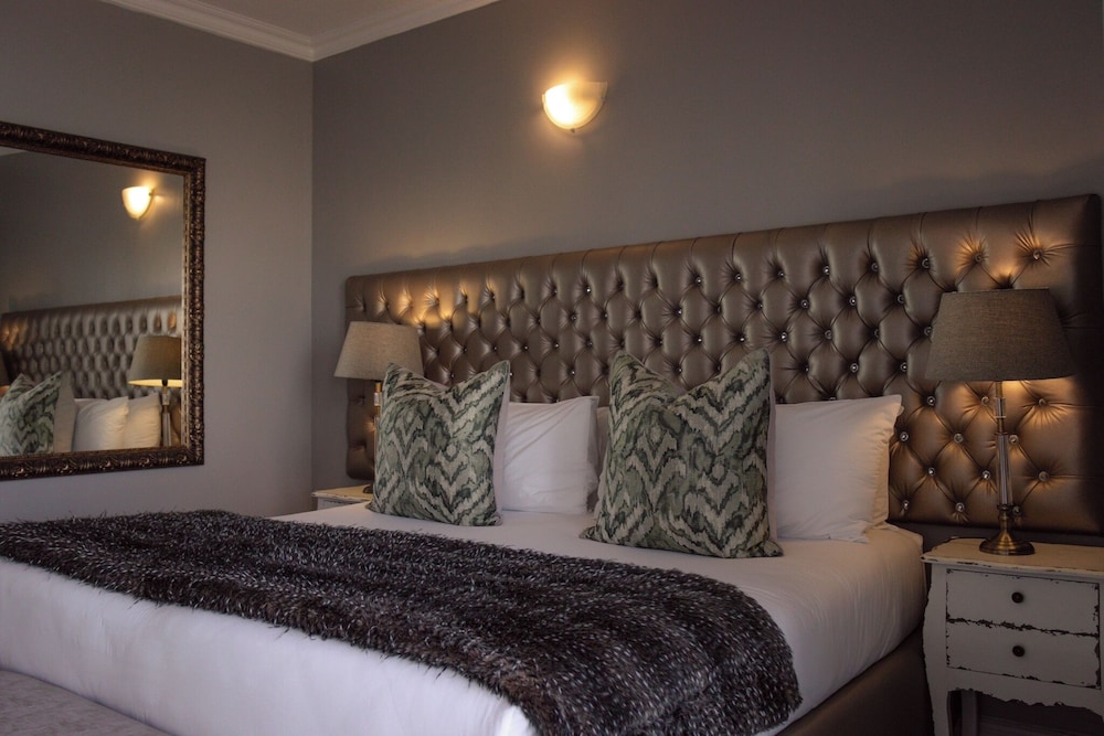 Honeymoon Suite photo 2