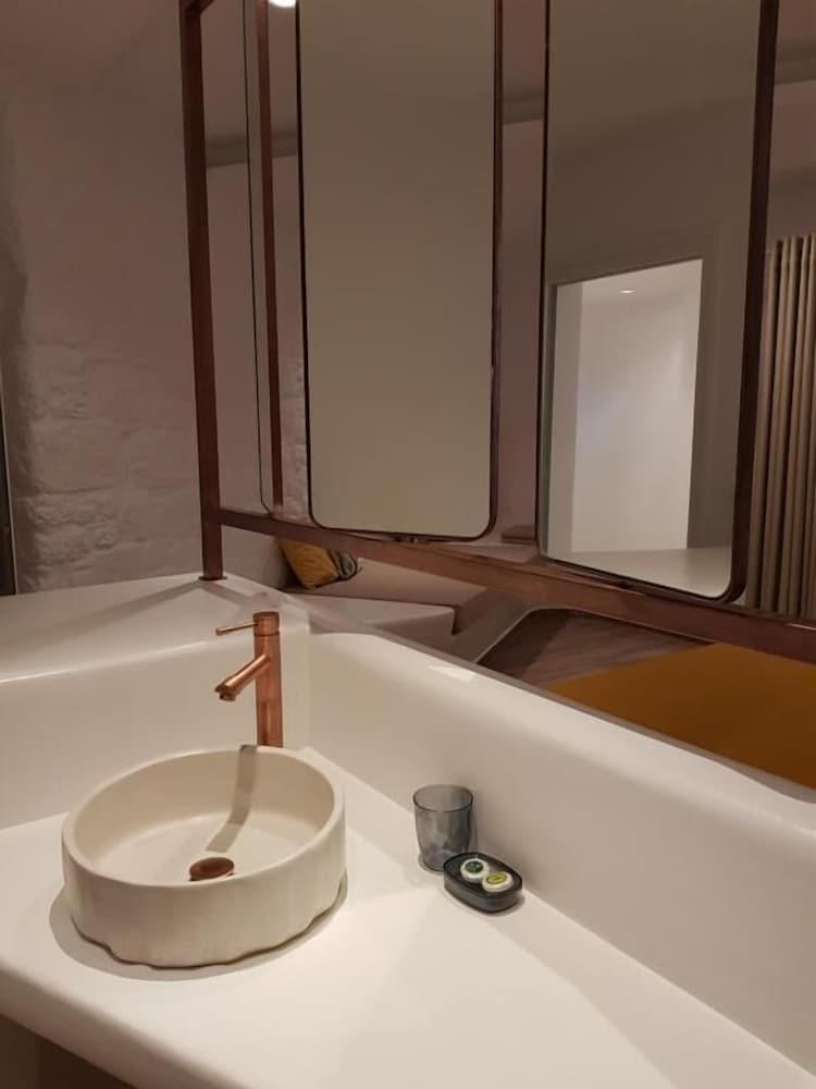 Exclusive Double Room (Outdoor Jetted Tub), photo 6