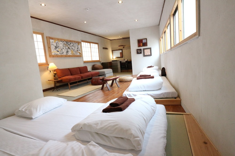 Room (2F) photo 2